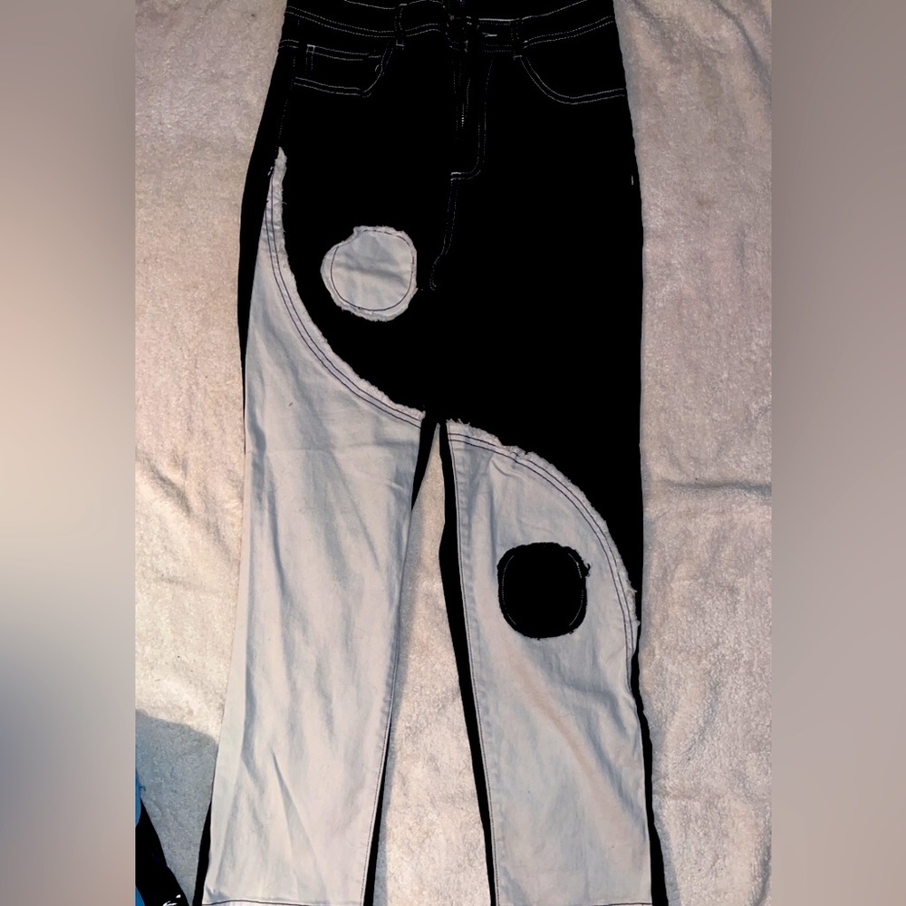 Delia’s yin Yang jeans